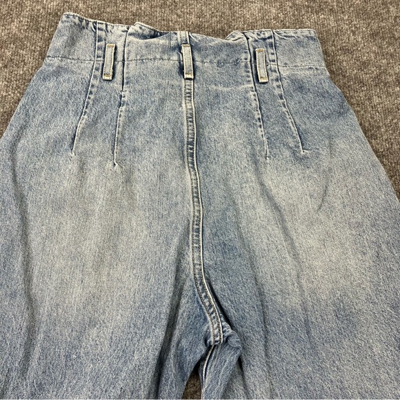 Abercrombie and Fitch mom high rise jean light wash jeans 8/29 parachute barrel - Picture 9 of 10